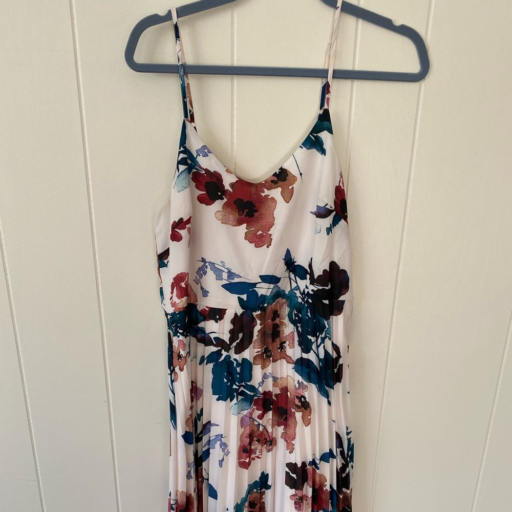 Floral pleated midi dress